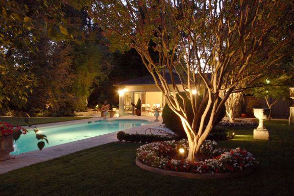 Pool Landscape Lighting Service